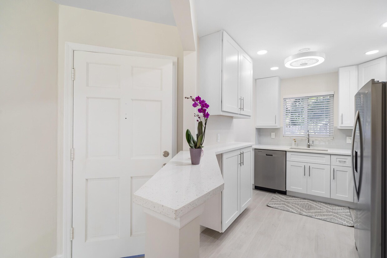 2 Garden St Unit 107m, Jupiter, FL 33469 Condo for Rent in Jupiter