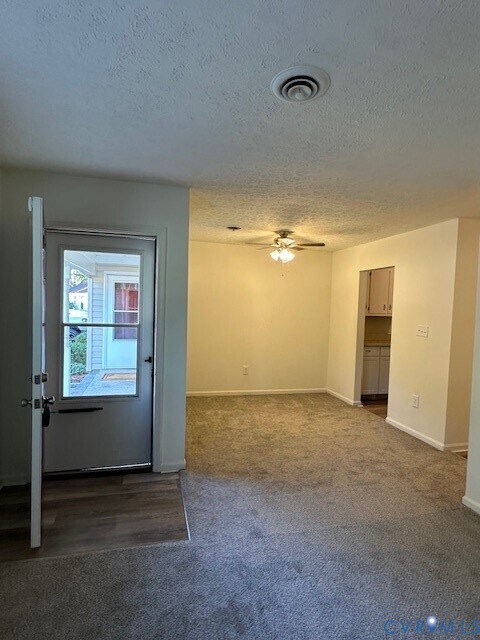 Foto del edificio - 20811 Shaker Dr