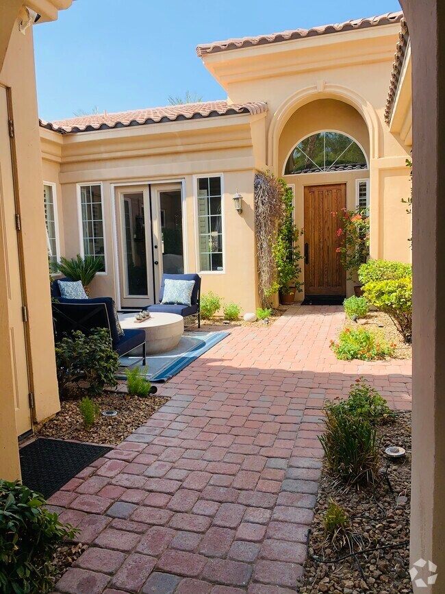 Biarritz Apartments for Rent with a Swimming Pool Henderson, NV 1