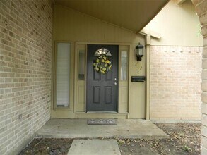 Building Photo - 1402 Forestglen Dr