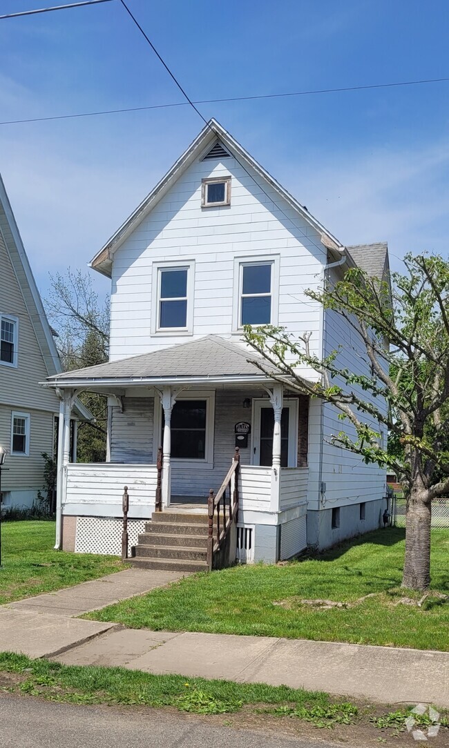 Building Photo - 1409 3rd Ave