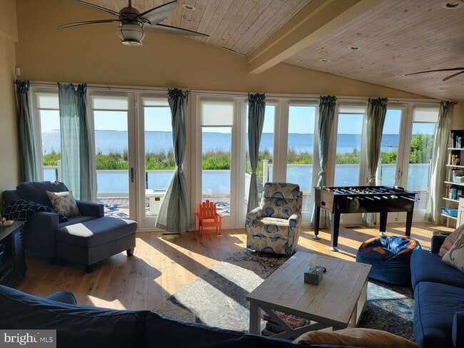 Foto del edificio - 8034 Riverview Rd