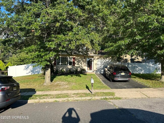 Foto del edificio - 819 Constitution Dr