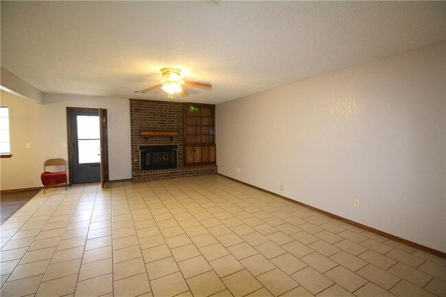 Building Photo - 11525 N Florida Ave Oklahoma City OK 73120