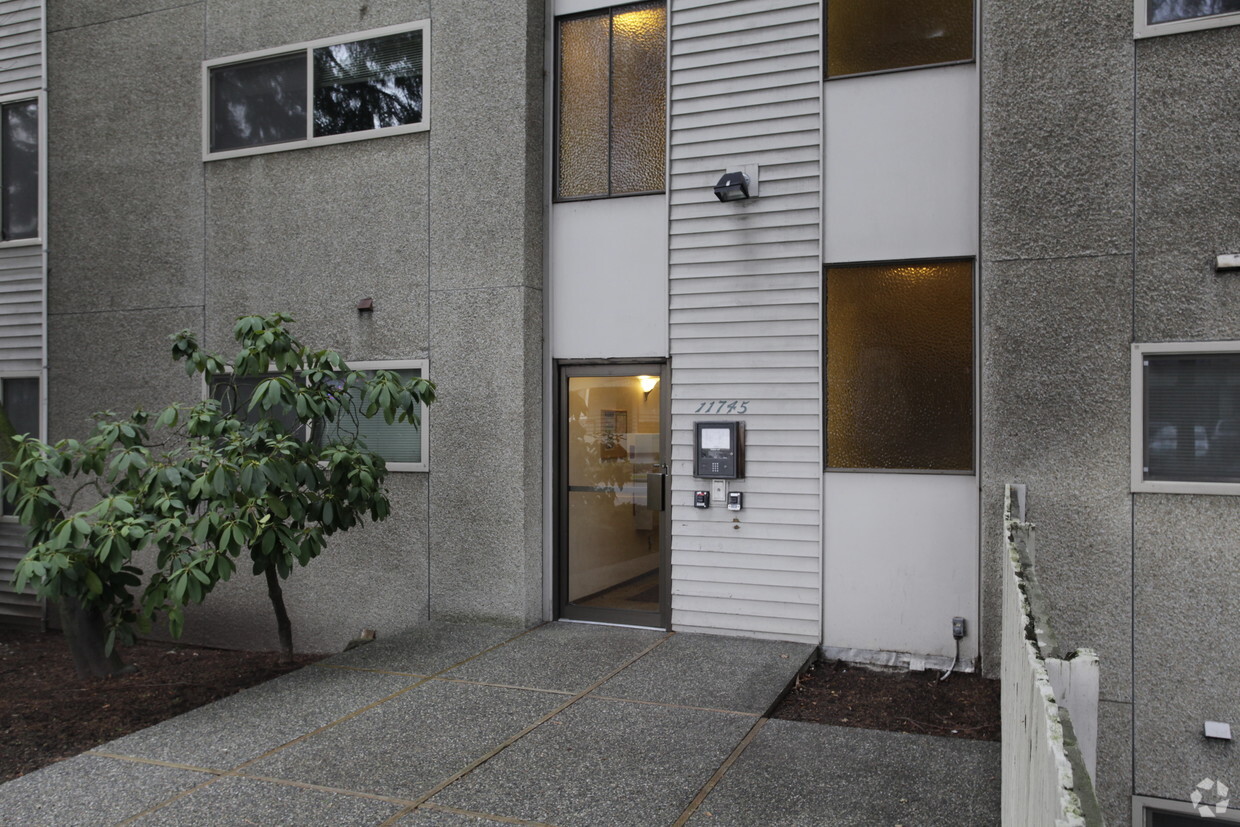 Entrance - The Pinehurst Apartments