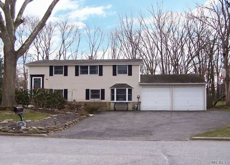 Primary Photo - 10 Mayflower Ln