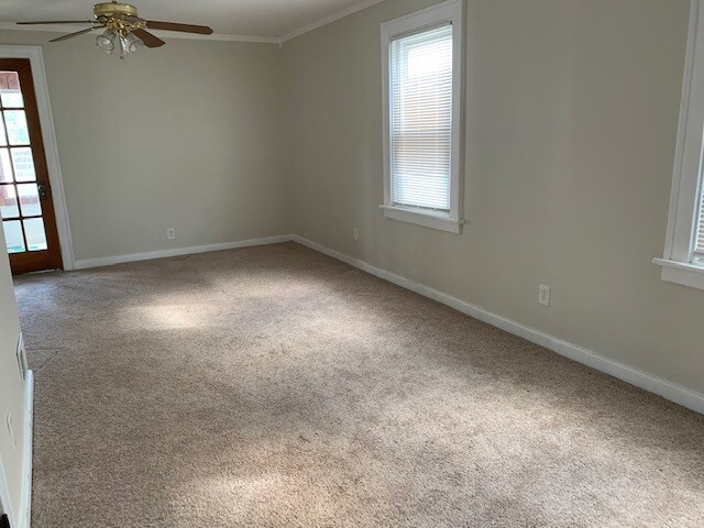 Foto del edificio - 180 Hamilton Dr