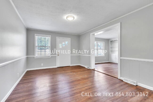 Photo - 107 111 River Rd Cir House