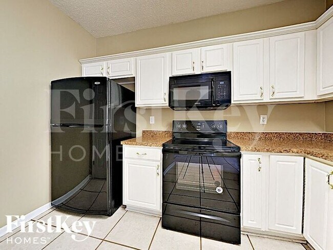 Building Photo - 60 Landing Ln