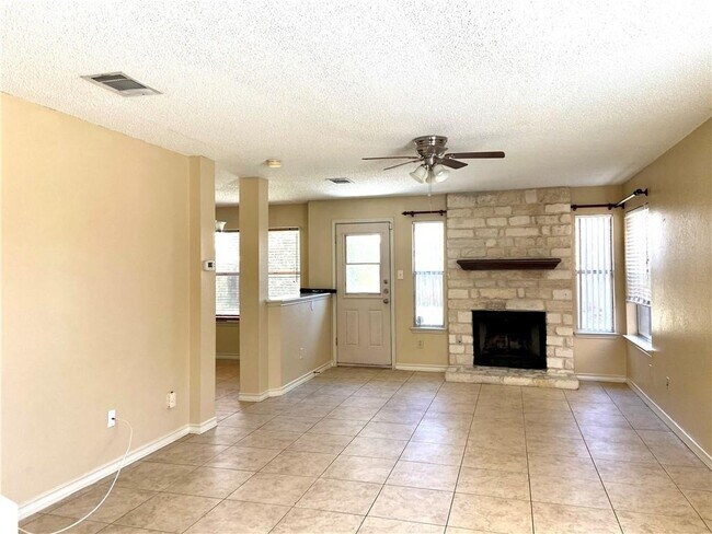 Building Photo - 13305 Black Canyon Dr