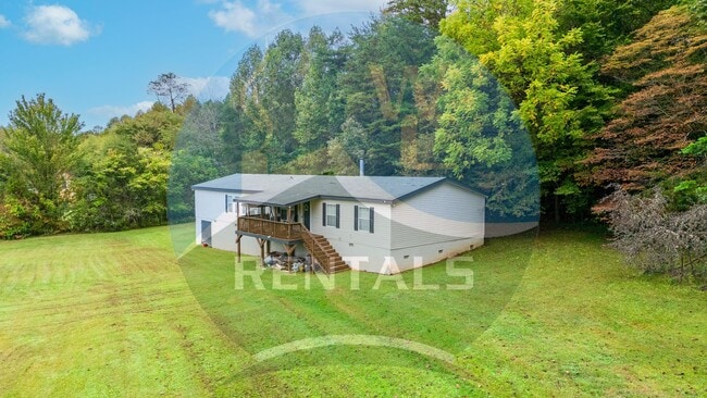 Foto del edificio - 4 bedroom 2 bath Double-Wide Trailer taste...