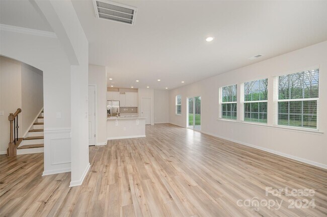 Building Photo - 5783 Oak Br Cir