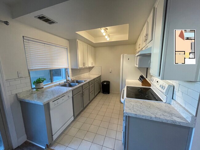 Kitchen - 4482 San Juan Ave