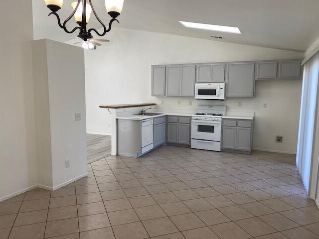 Foto del edificio - 43429 Mahogany St