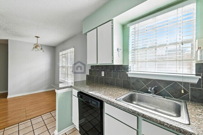 Foto del edificio - 923 Vance Jackson Rd