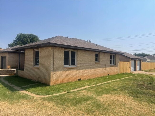 Building Photo - 800 N Caddo St