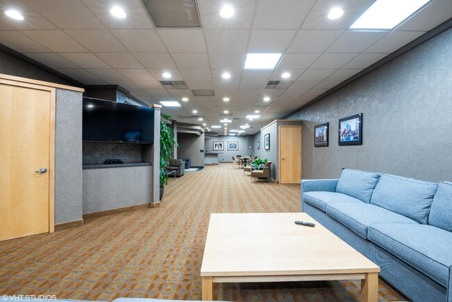 Foto del edificio - 5100 N Marine Dr