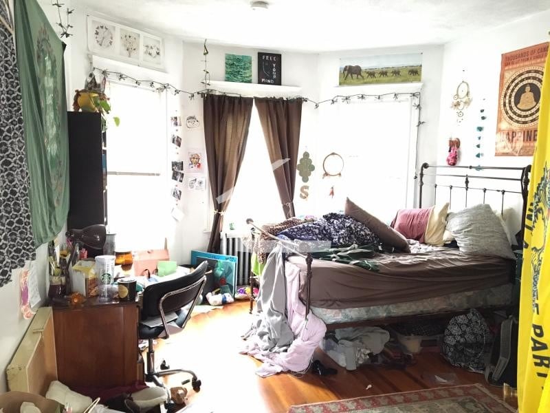 Primary Photo - 208 Kelton St