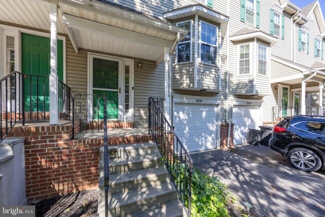 Building Photo - 605 Wentworth Dr