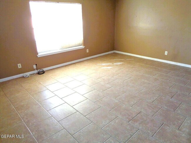 Foto del edificio - 3711 McConnell Ave