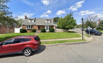 Building Photo - 29 Molyneaux Rd