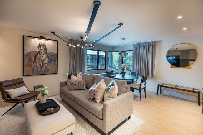 Foto del edificio - 700 S Monarch St