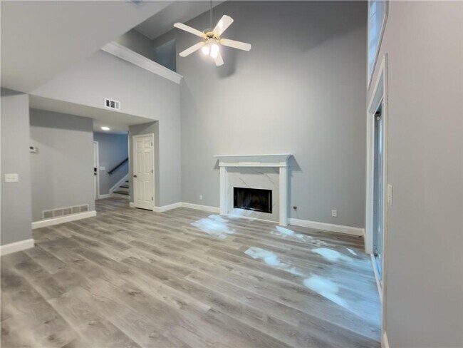 Foto del edificio - 528 Parkstone Ln