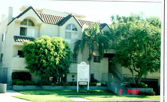 Building Photo - Camarillo Court Apartments