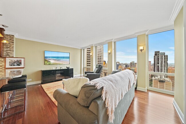 Living Room w/ View - 111 E Chestnut St