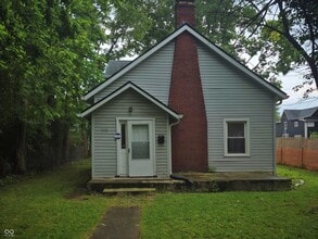 Building Photo - 3338 N Kenwood Ave