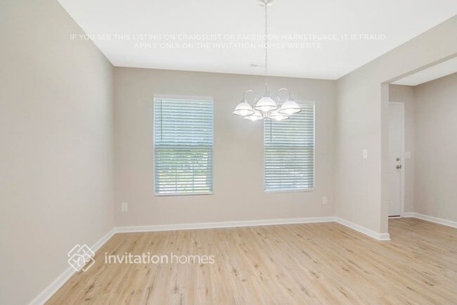 Building Photo - 914 Ujamaa Dr