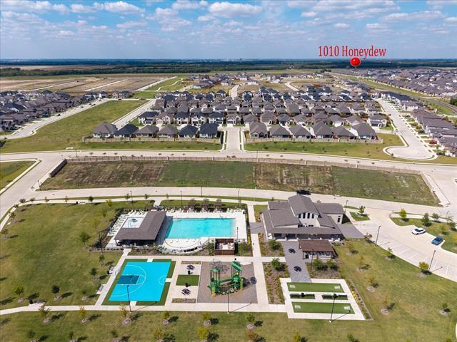 Building Photo - 1010 Honeydew Ln