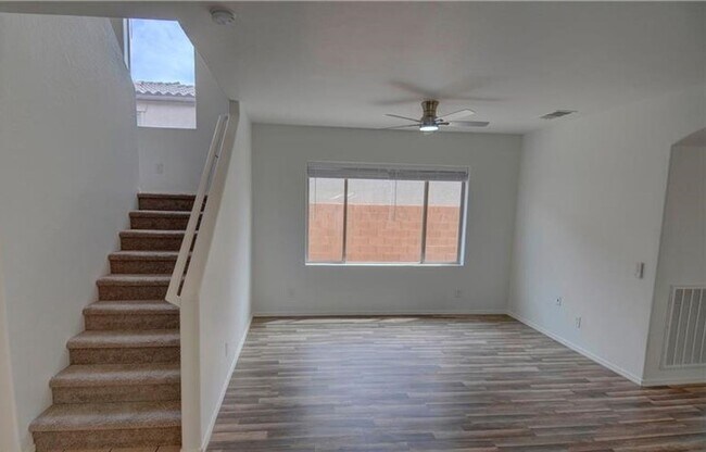 Building Photo - 4/BD 2.5/BA Spacious Home in Gated Desert Crest