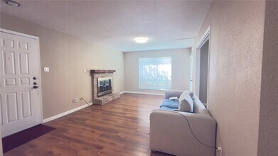 Building Photo - 2100 Wilcrest Dr