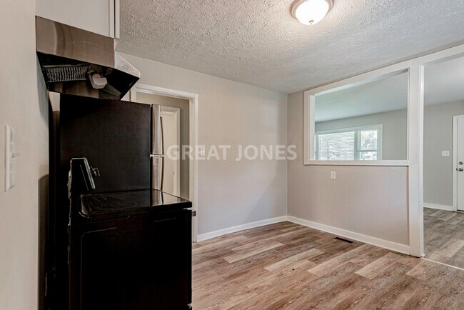 Foto del edificio - 3937 N Butler Ave