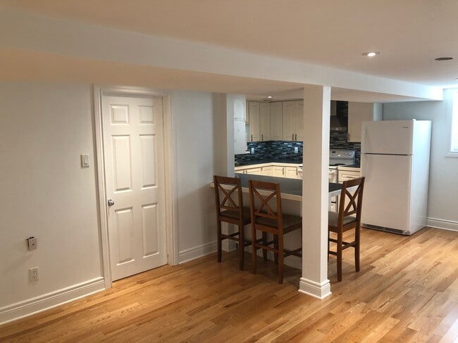 Building Photo - 2-bedroom in Gloucester