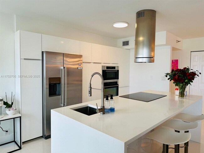 Foto del edificio - 19101 NE 36th Pl