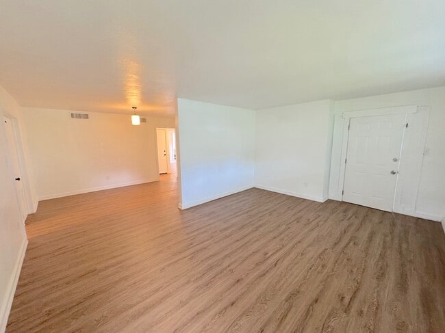 Foto del edificio - 1406 E 51st St