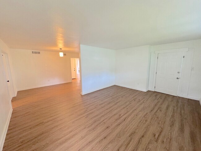 Foto del edificio - 1412 E 51st St