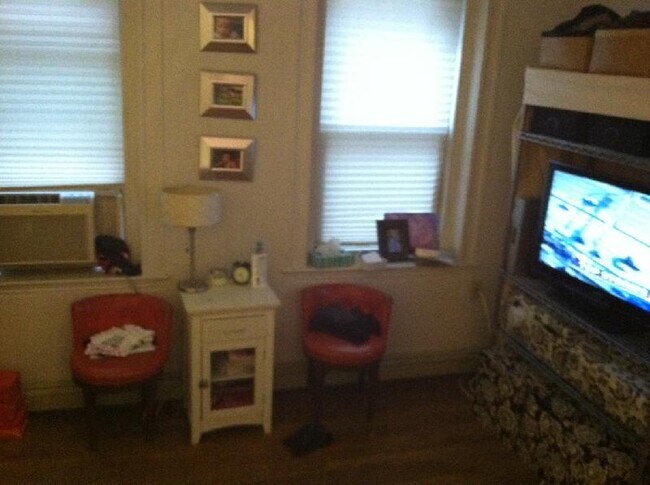 Building Photo - 9 Colborne Rd