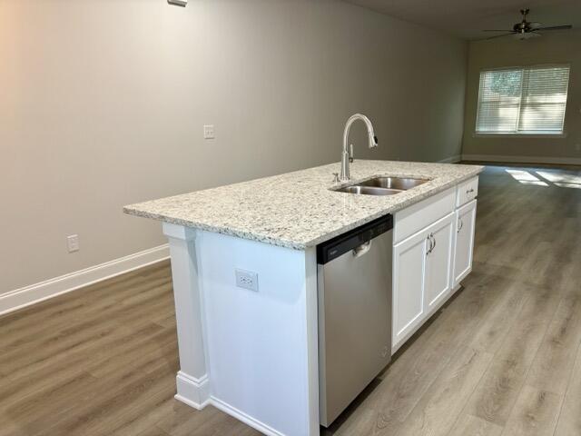 Foto del edificio - 651 Caroline Ct