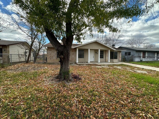 Foto del edificio - 4-BEDROOM NEAR LACKLAND AFB