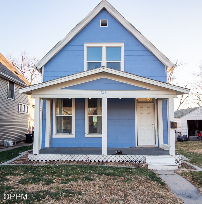 Primary Photo - 2 br, 1 bath House - 215 16th Ave