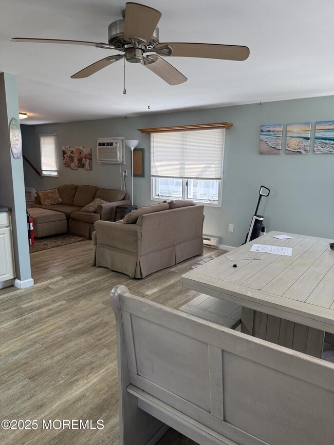 Building Photo - 34 E Beach Way