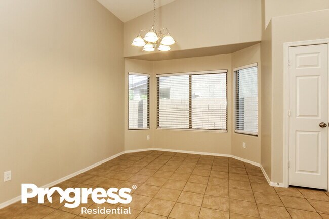Foto del edificio - 3229 S 81st Dr