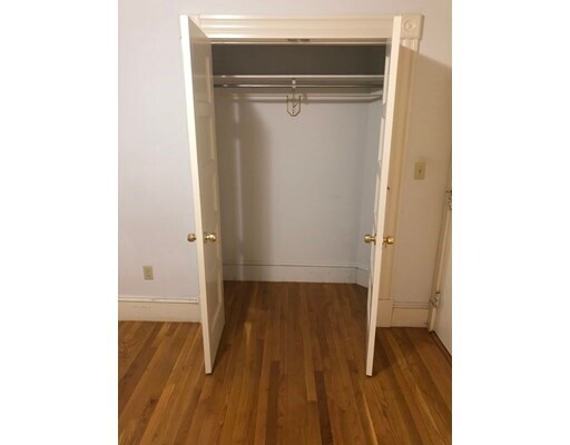 Foto del edificio - 1469 Beacon St