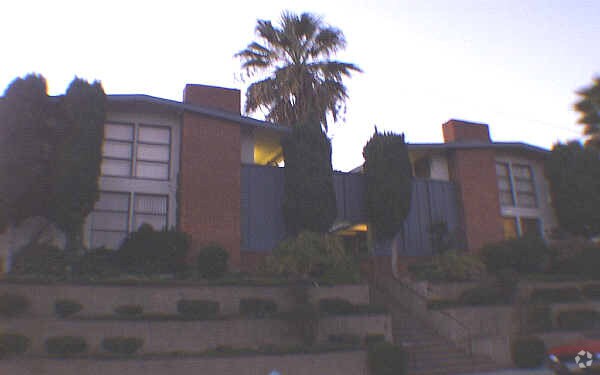 Building Photo - 1748 State St