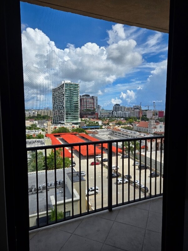 Foto del edificio - 651 Okeechobee Blvd