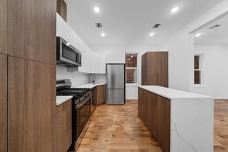 Building Photo - 1111 53rd St