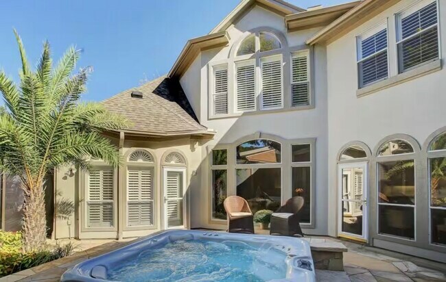 Foto del edificio - 2133 Bering Dr